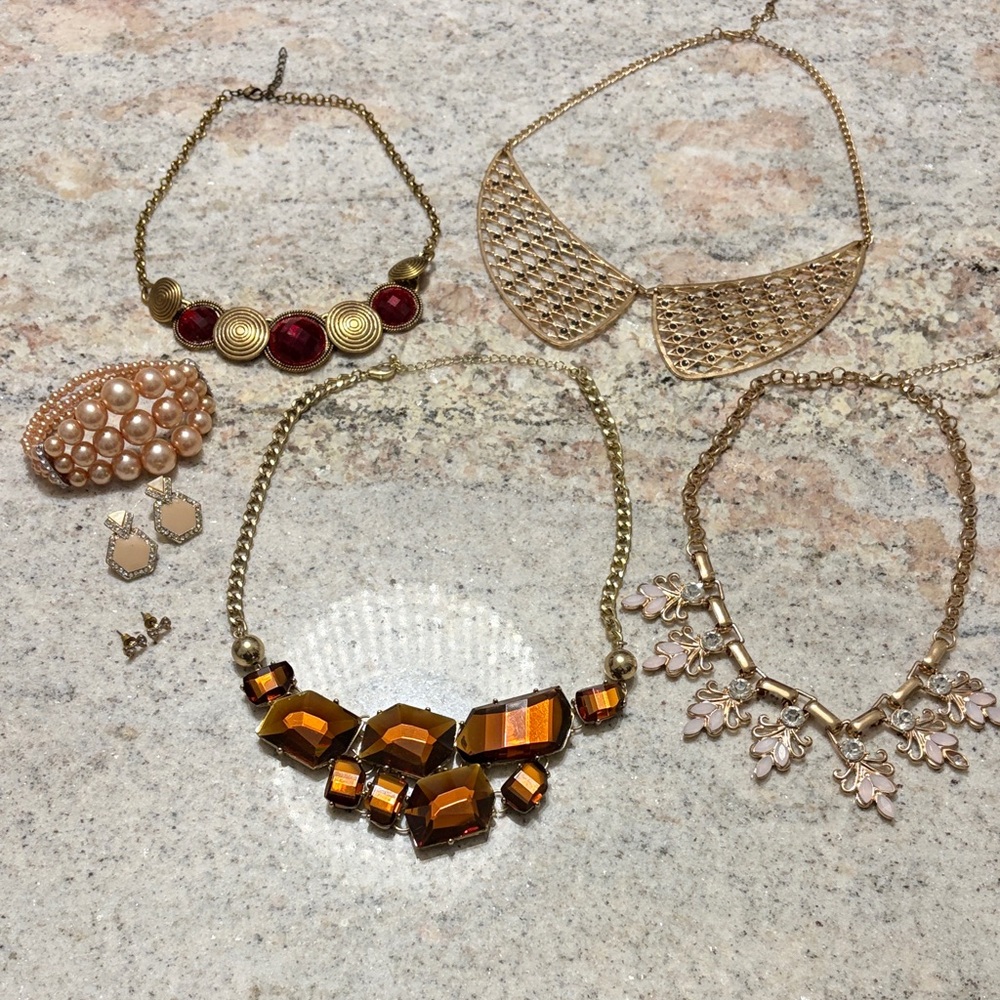 10/$30 Bundle of Costume Jewelry
